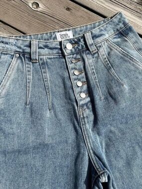 Simple Society Tapered High Rise Mom Jeans, Pleated 5 Button Fly, Size 3